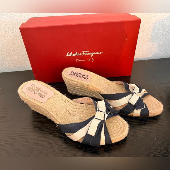 VINTAGE EUC SALVATORE FERRAGAMO WEDGE SZ 9.5 - Picture 3 of 6